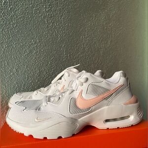 Nike air max washed coral women’s 11